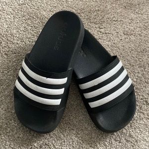 Adidas slides (kids 11)